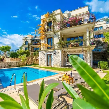 Apartment Azure With Sea View In *