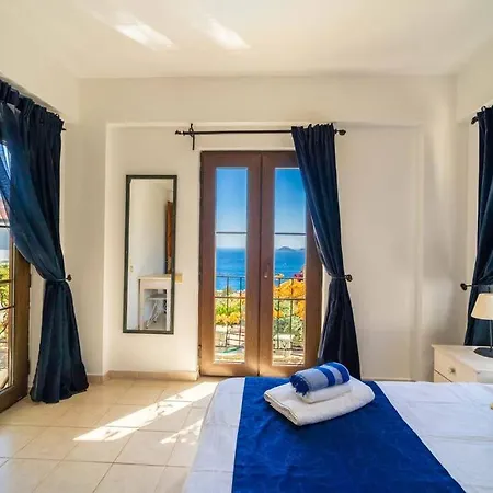 Apartment Azure With Sea View In