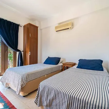 Azure With Sea View In Apartment