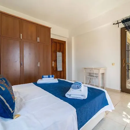 Azure With Sea View In Apartament *