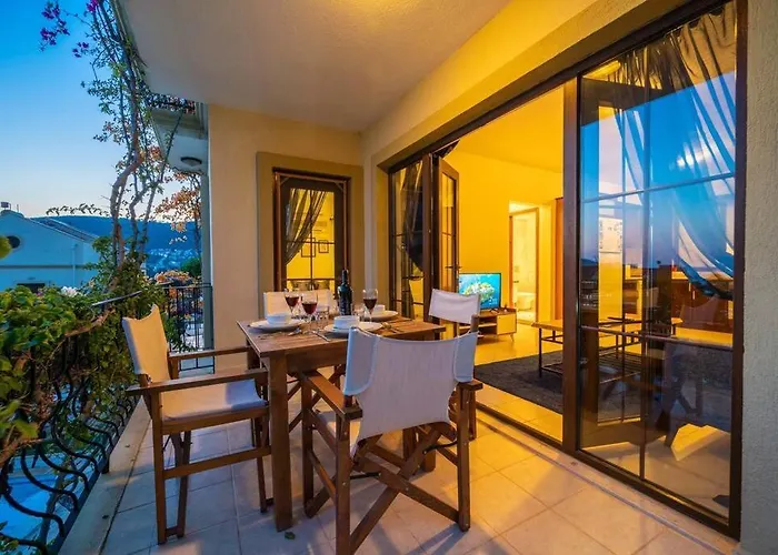 Daire Azure With Sea View In