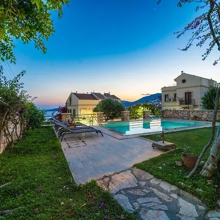Azure With Sea View In شقة *