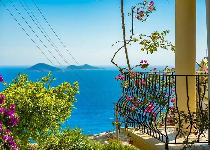 Azure With Sea View In شقة *