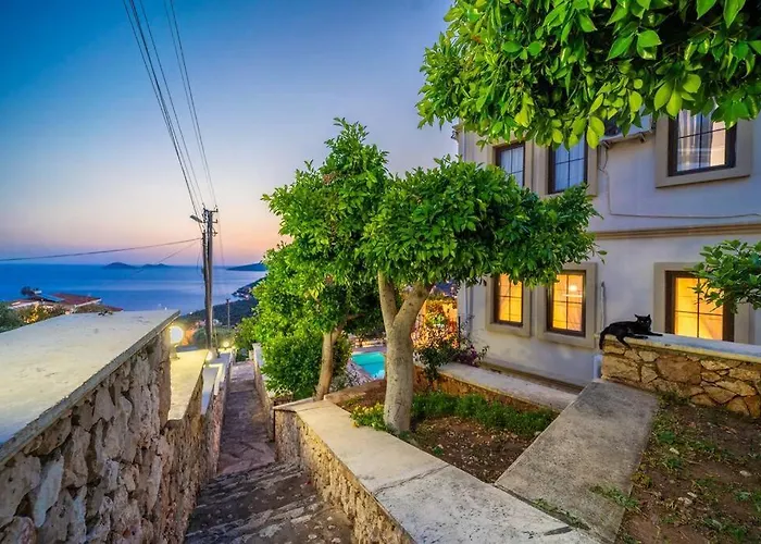 Azure With Sea View In شقة
